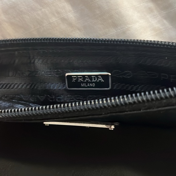 Prada re nylon pouch - Picture 2 of 6